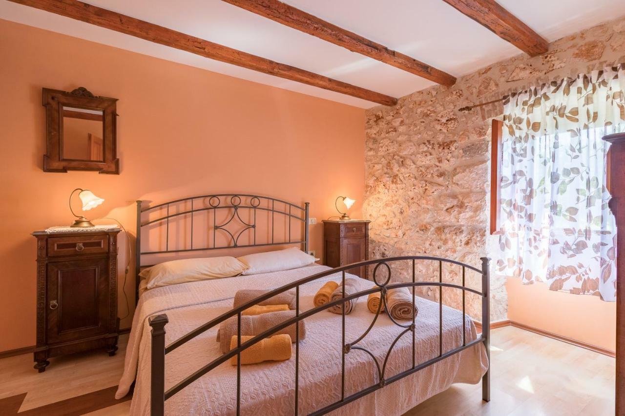 Country House Apartments Pula Buitenkant foto